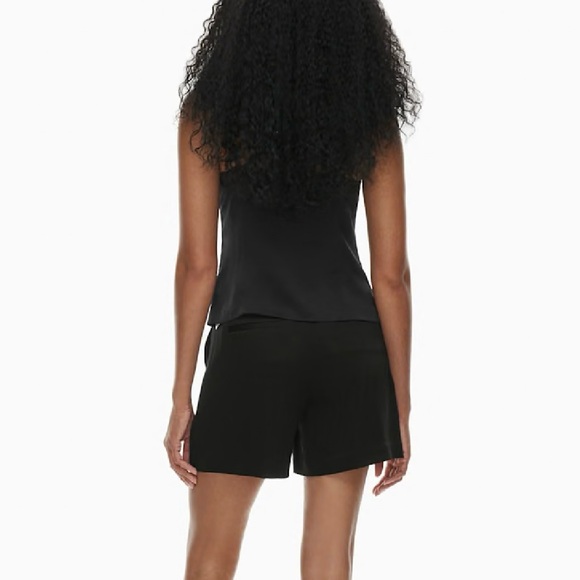 NWT Aritzia The Effortless Short Satin Size 4 - Picture 5 of 9